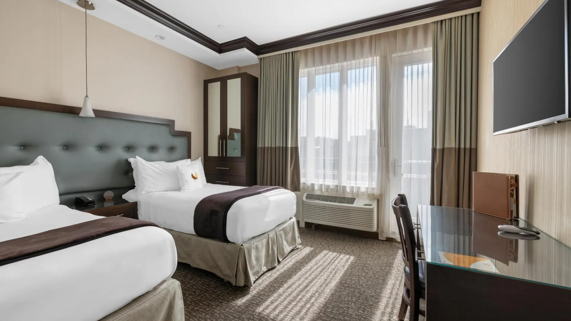 Aura Hotel Brooklyn New York