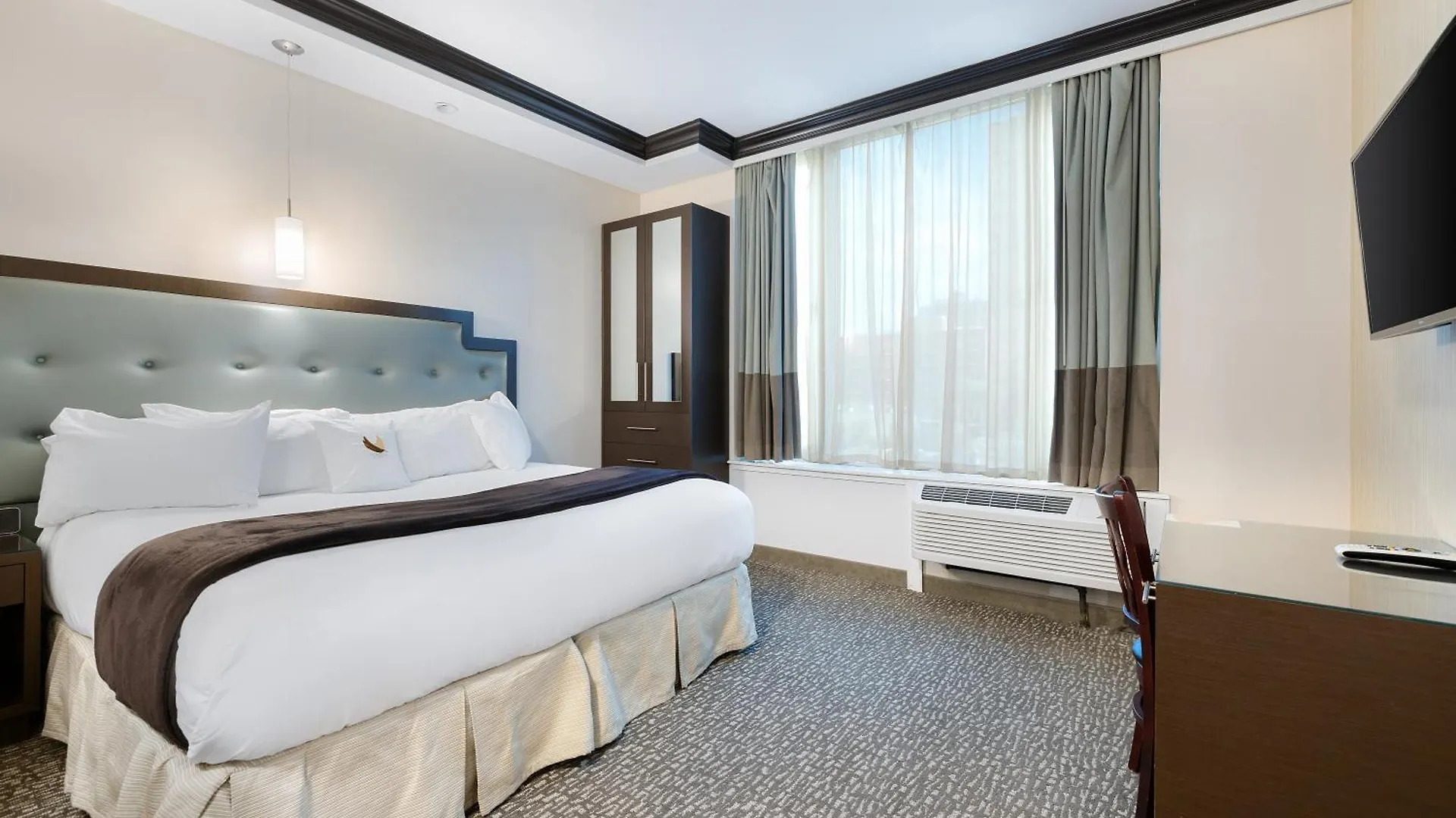 Aura Hotel Brooklyn New York