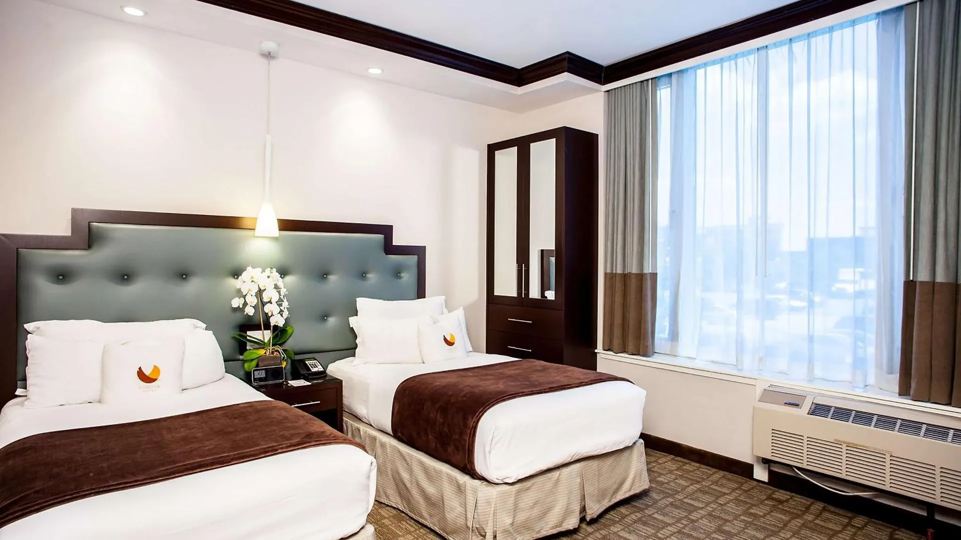 ****  Aura Hotel Brooklyn New York USA