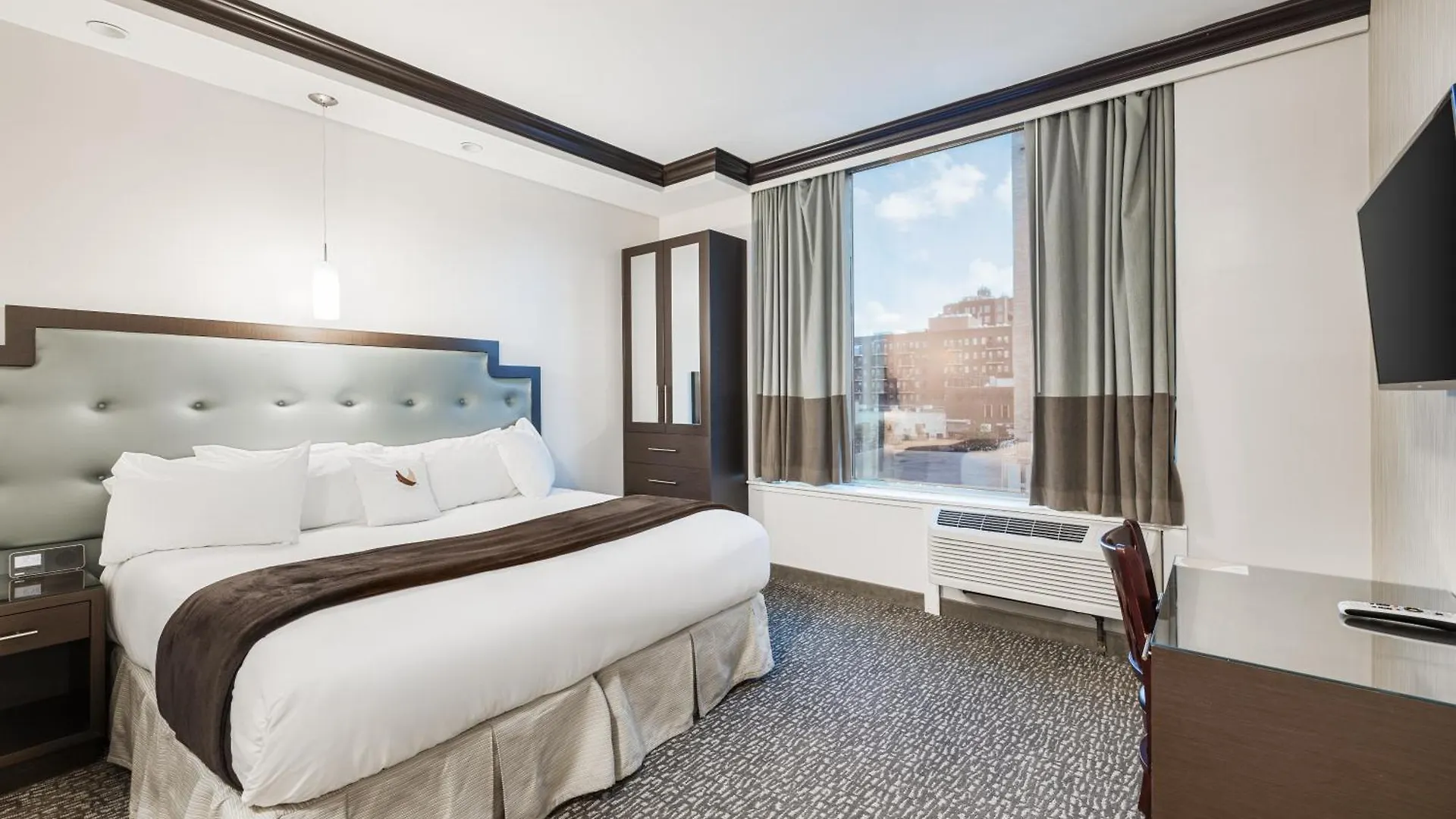 Aura Hotel Brooklyn New York